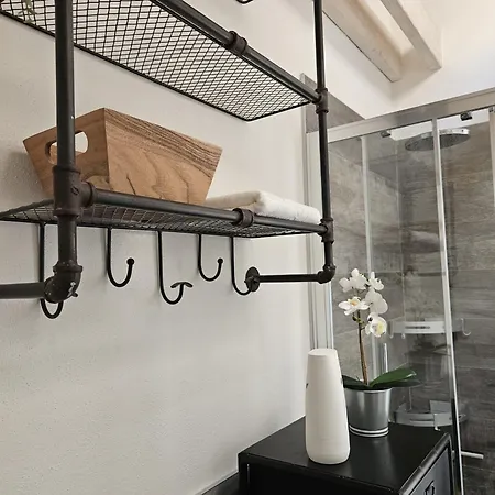 Loft Industrial ليكو